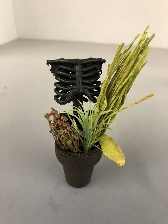 Skeleton Planter MC03175