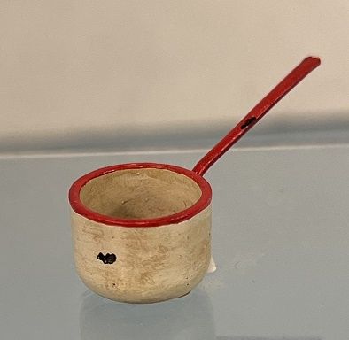 Small Beige Enamel Saucepan CN043