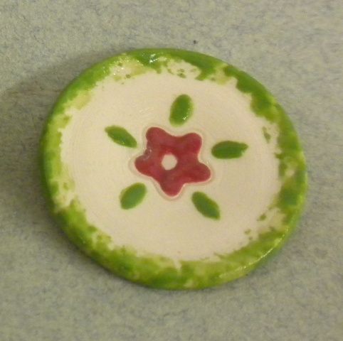 Small Plate with Flower Jheitz04