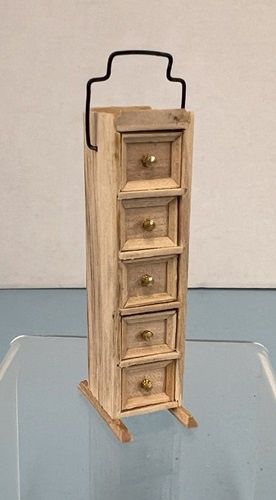 Small set of drawers with a handle mn361