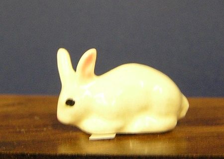 Small White Bunny ala548