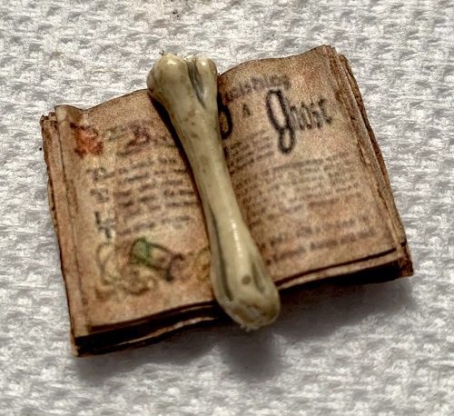 Spooky Open Book JHLbook4