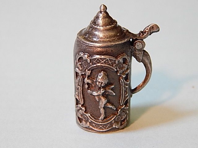 Stein with Cherub on Side ad6433