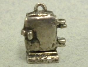 Sterling Silver Vintage Refrigerator Charm (Movable) AUC623