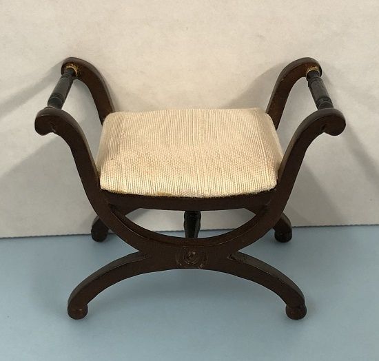 Stool hom114
