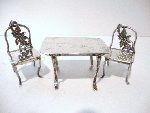 Sterling Table and Chairs auc2820