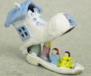 The Little Old Women Who Lived in a Shoe 10000197