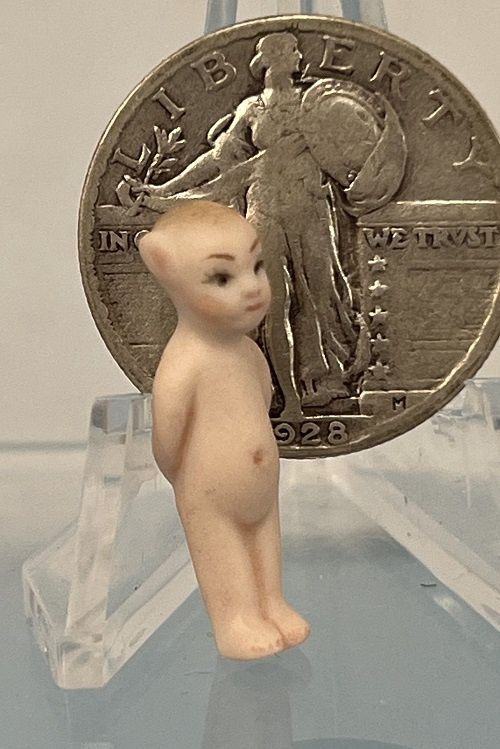 Tiny Elf with Hands Behind Body mn434c
