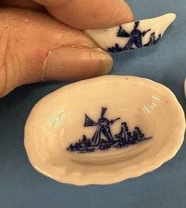 Two Pieces of Blue and White China ch22754
