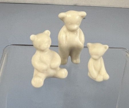 The Three Bears in White Porcelain mc04826