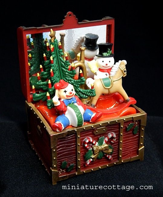 Toy Chest ra814833b