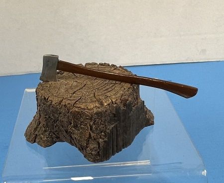 Tree Stump with Axe ala668