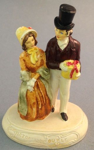 Victorian Couple 81216d