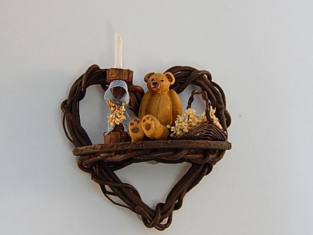 Vine Shelf with Bear Basket and Candle ml101502