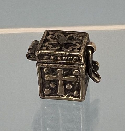 Tiny Silver Box mn448