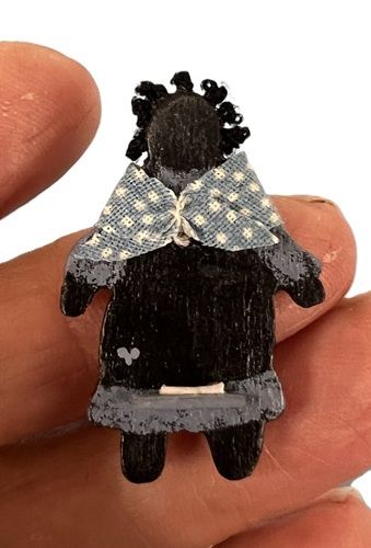 Tiny Wooden Doll mc998x