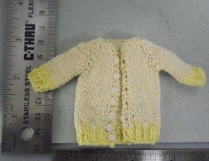Two-Tone Yellow Knitted Sweater Lajuana01