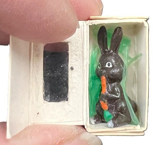 Tiny Bunny in a Window Box mc450x