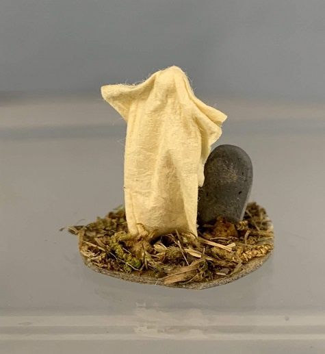 Tiny Ghost in a Graveyard mc00809