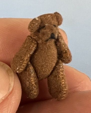 Tiny Jointed bear ch22262