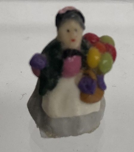 Tiny Lady Figurine MC00087