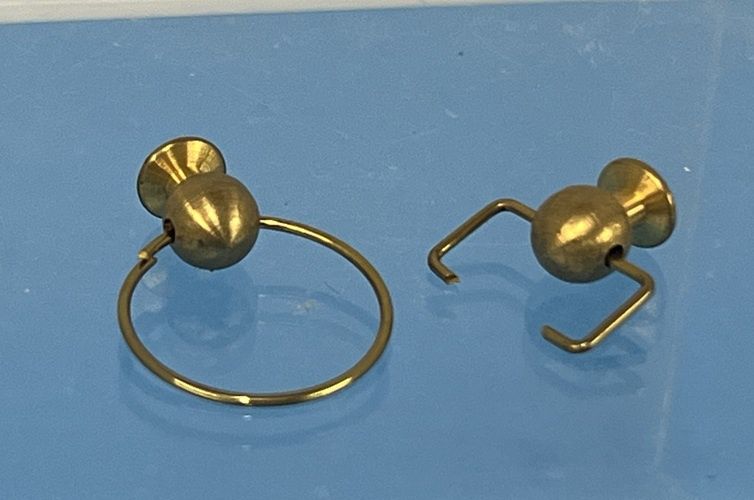 Toilet Paper Holder and Hand Towel Holder in Brass cn0260
