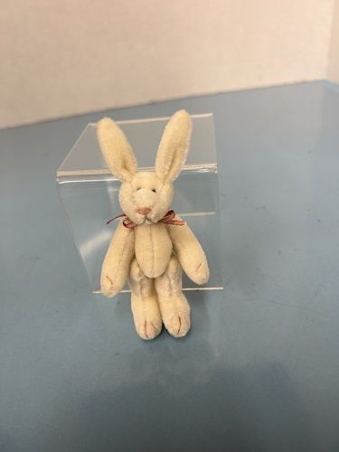 Toy Rabbit mn135e