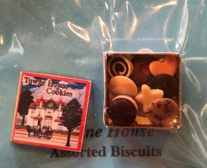 Towne House Assorted Biscuits in a Tin Box jaqv1022e