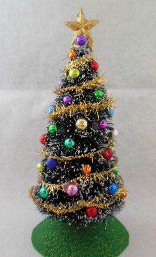 Traditional Christmas Tree sc750