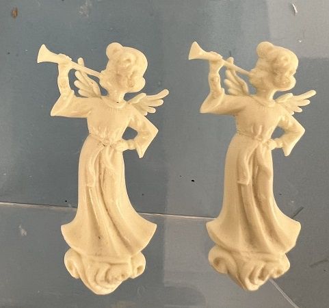 Two Resin Angels mc05602z