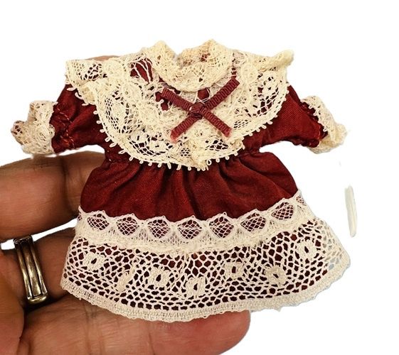 Very Nice Red Dress with Antique Lace mc1494x