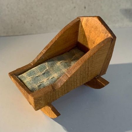 Vintage Cradle 220112a