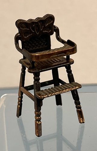 Vintage Metal High Chair mn581