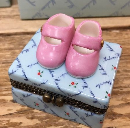 Vtg Madame AlexanderPorcelain Trinket Box 1999 pink shoes New In 90390