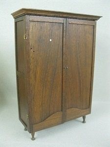 Walnut Wardrobe DRD3