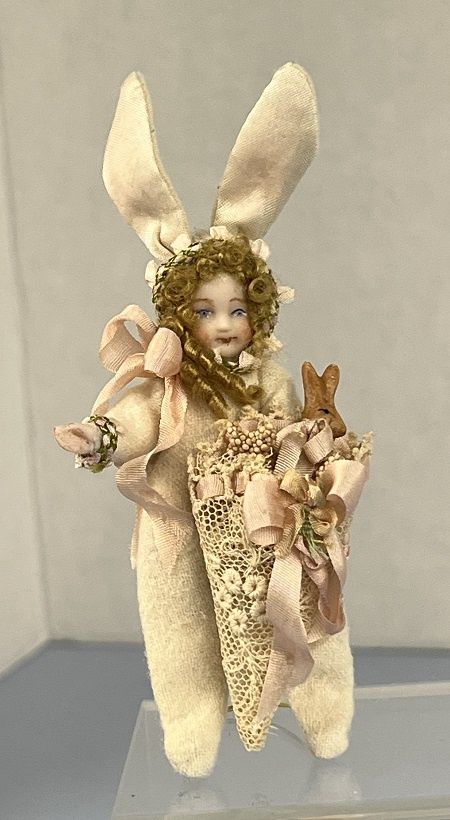 Victorian Style Bunny Girl mc03094