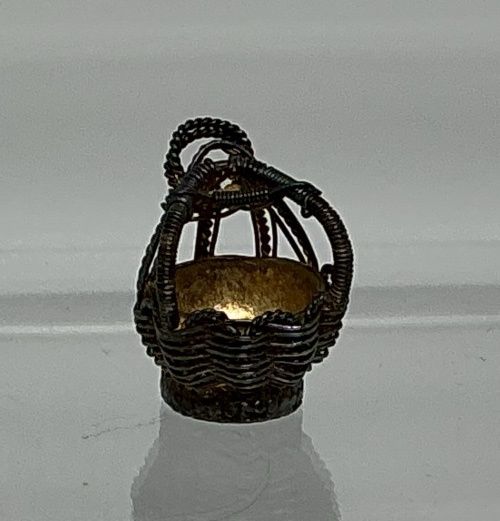 Vintage Silver Wire Basket w/ Handles auc633