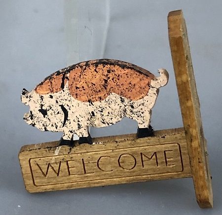 Welcome Sign with Pig mcrm0114