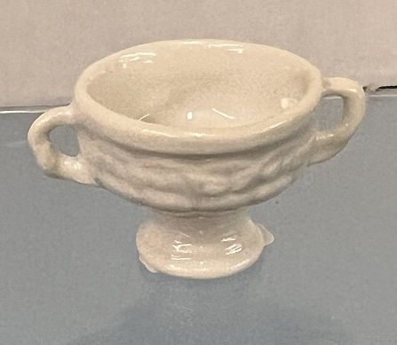 White Ceramic Urns cn2034