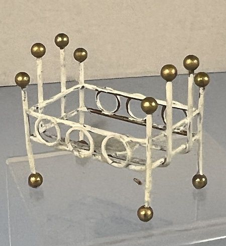 White Metal Vintage Doll Bed ch22364