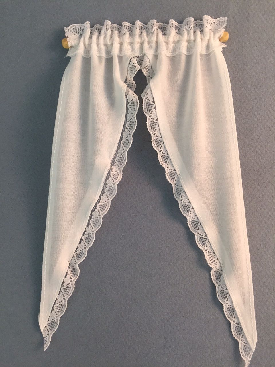 White Window Valance BB53002