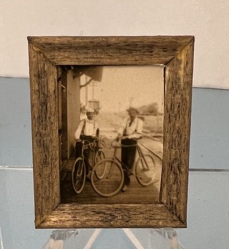 Victorian Men on Bicycles mn179