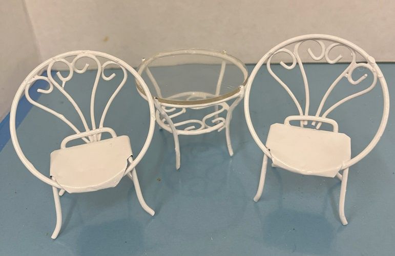 Vintage Patio Furniture Made of Metal mn533