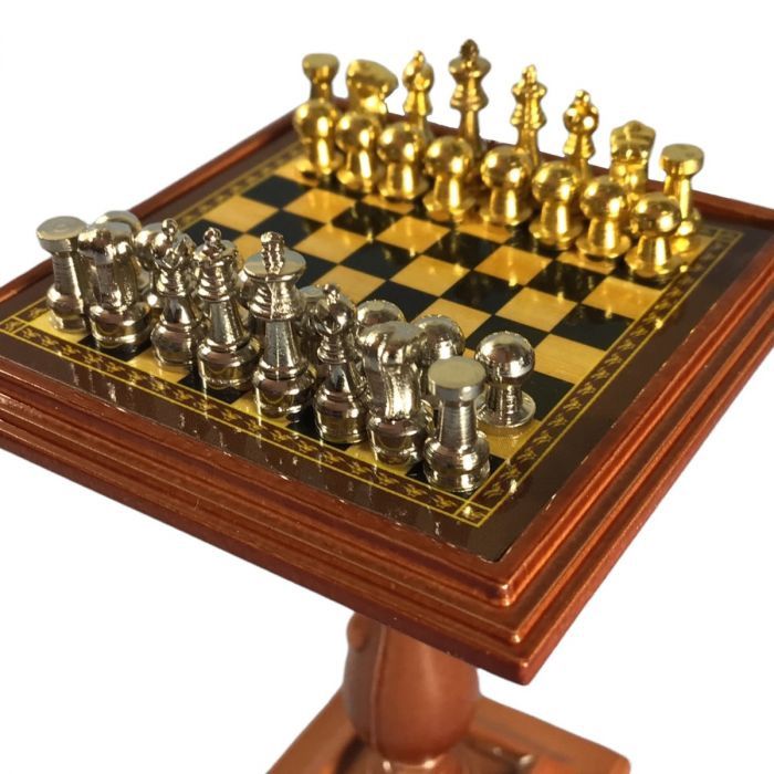 Walnut Chess Table and Chess Set df055