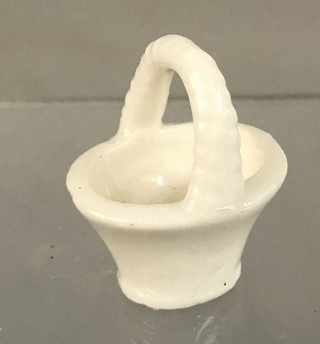 White Ceramic Basket mc02122