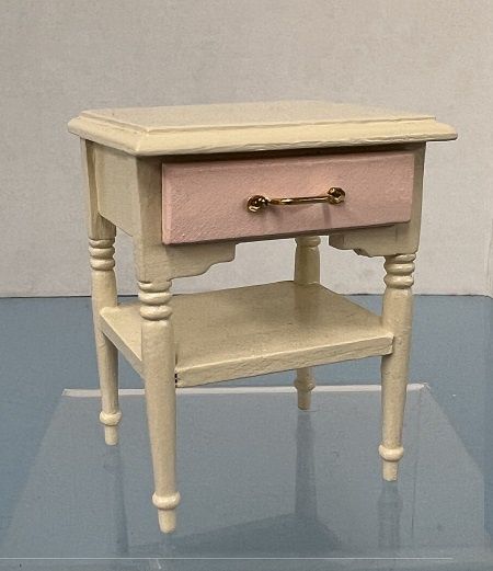 White Table with Pink Drawer for Little Girl mc031701