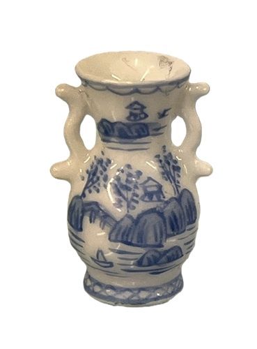White Vase with Blue Scene cn0284d