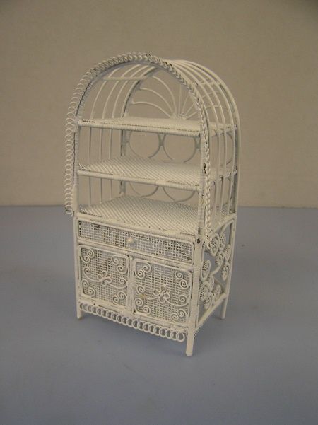 White Wire Display ala116