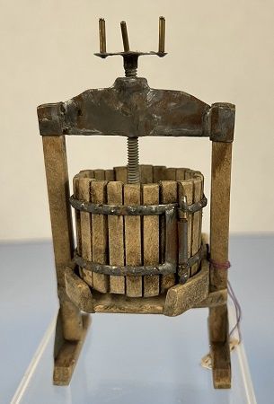 Wine Press mc02169