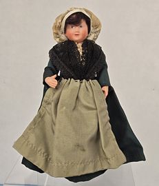 Vintage European Servant Doll mc1468x